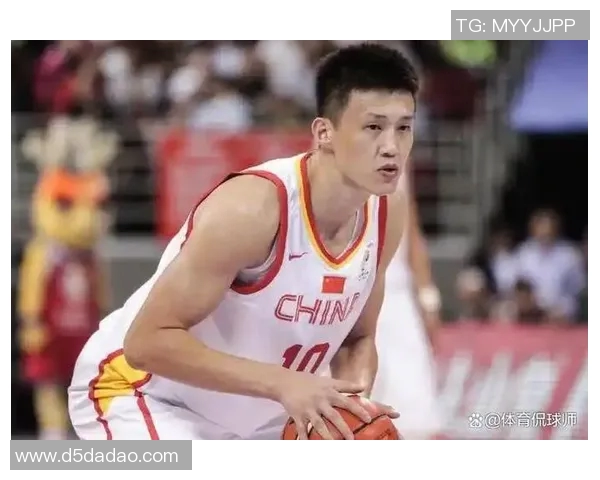 周鹏:从篮球场上的拼搏者到生活中的坚韧榜样 周鹏:从篮球场上的拼搏者到生活中的坚韧榜样