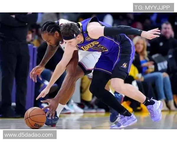 2021年湖人与快船的激烈对决回顾与精彩瞬间分析 2021年湖人与快船的激烈对决回顾与精彩瞬间分析