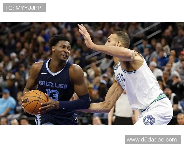 2020年森林狼与猛龙激战回顾精彩瞬间与赛季亮点分析