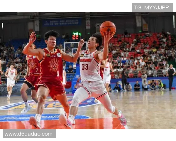 CBA新疆队对阵青岛队全场精彩录像回顾与赛后分析