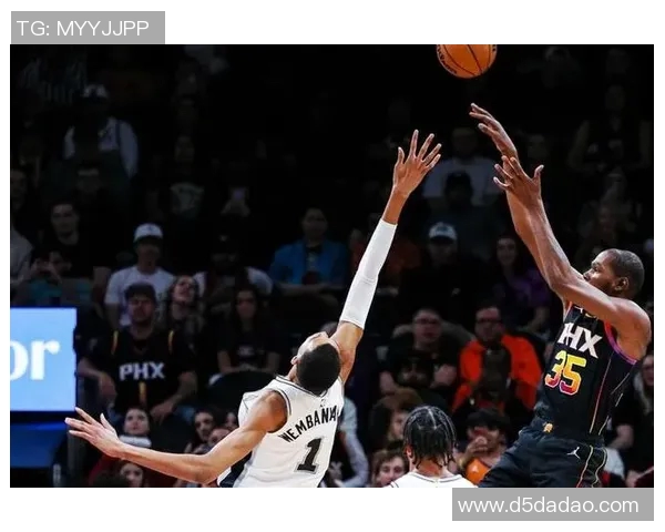 文班亚马场均20分10篮板3盖帽表现出色新秀奖项呼之欲出 文班亚马场均20分10篮板3盖帽表现出色新秀奖项呼之欲出