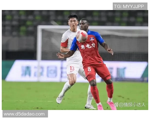 恒大与上港比赛裁判表现引发争议球迷热议判罚尺度与公平性 恒大与上港比赛裁判表现引发争议球迷热议判罚尺度与公平性