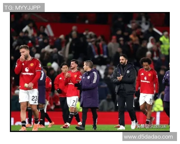 曼联与巴黎次回合精彩录播回顾全场焦点与精彩瞬间解析 曼联与巴黎次回合精彩录播回顾全场焦点与精彩瞬间解析