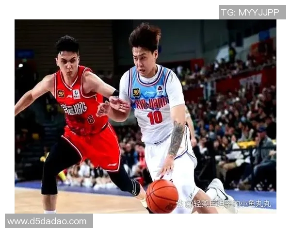 广州男篮与新疆男篮激战正酣谁能在这场对决中笑到最后