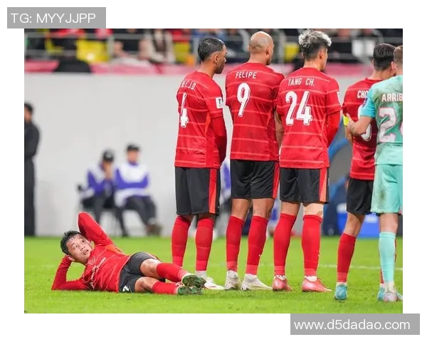 成都足球队在城市联赛中以55分稳居榜首争夺冠军形势乐观