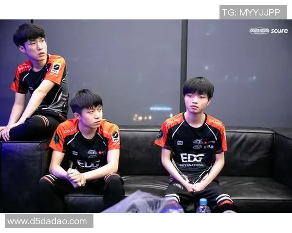 EDG战队在CSGO中的进攻战术解析与实战应用探讨